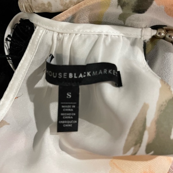 Stunning Floral WHBM top size Small - Picture 4 of 5